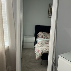  Selling a brand new full-length standing mirror with built-in LED lighting.