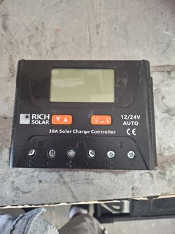 30 Amp Solar Controller 