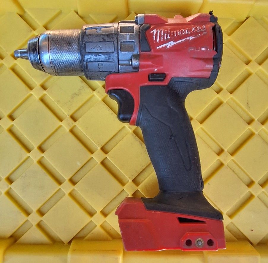 Milwaukee 2805-20 M18 FUEL 1/2 in. Drill/Driver w/Battery included