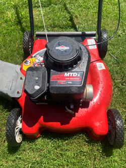Mulching  lawn mower