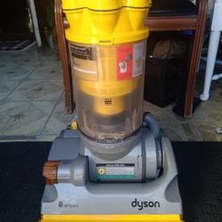 Dyson HD Vacuum Cleaner 