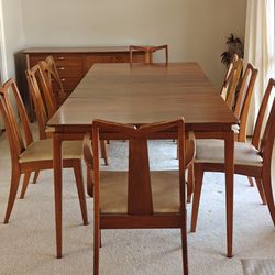 Moving sale! Drexel Vintage solid wood dining room set, Mid Century Modern credenza,Dining table with three leaves and eight chairs