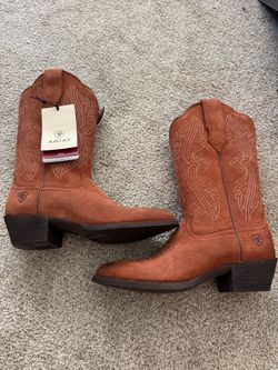 NEW Ariat Women’s Heritage R Toe Stretchfit Boots