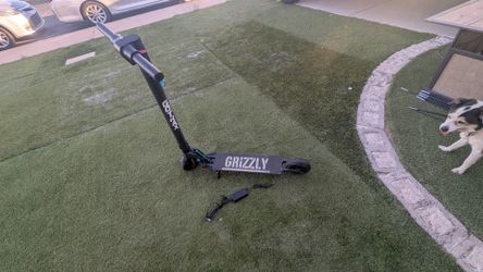 GOTRAX Rival Adult Electric Scooter, 8.5″ Pneumatic Tire, Max 12 mile Range and 15.5Mph Speed, 250W $130 firm price