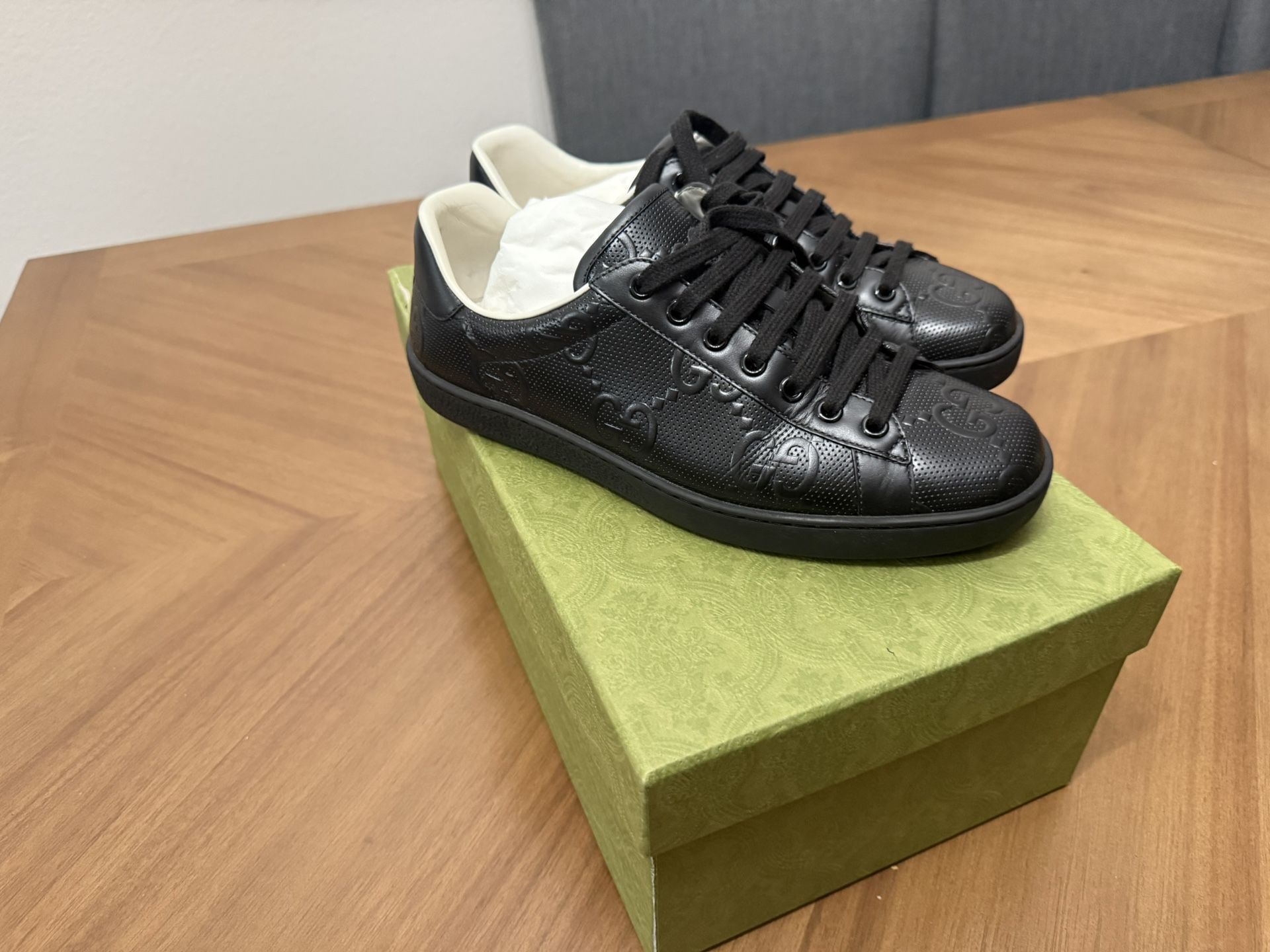 Gucci Shoes Men Size 7