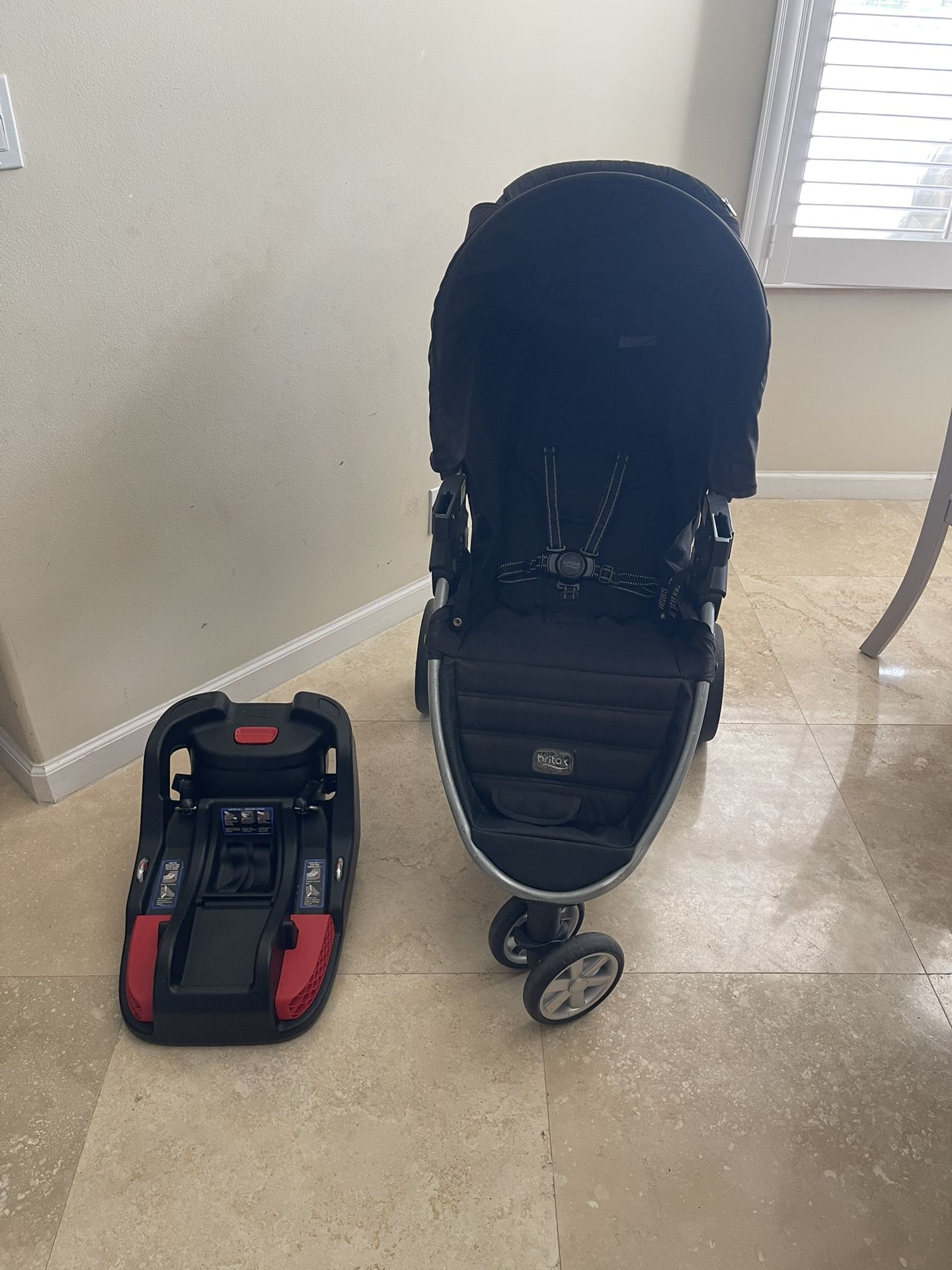Britax Jogging Stroller with Car Seat Base for the Car- LIKE NEW