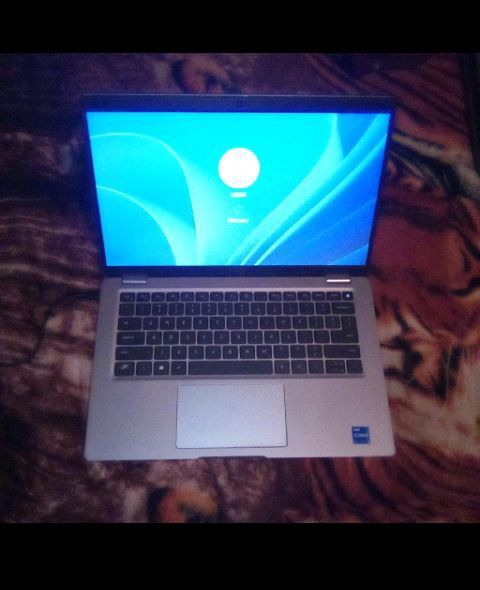 ( Laptop )
Dell Latitude 5420
Intel i7 2.8ghz 11th generation
Webcam
WiFi
Bluetooth
512gb SSD
16gb ram
Windows 11 pro
64bit system