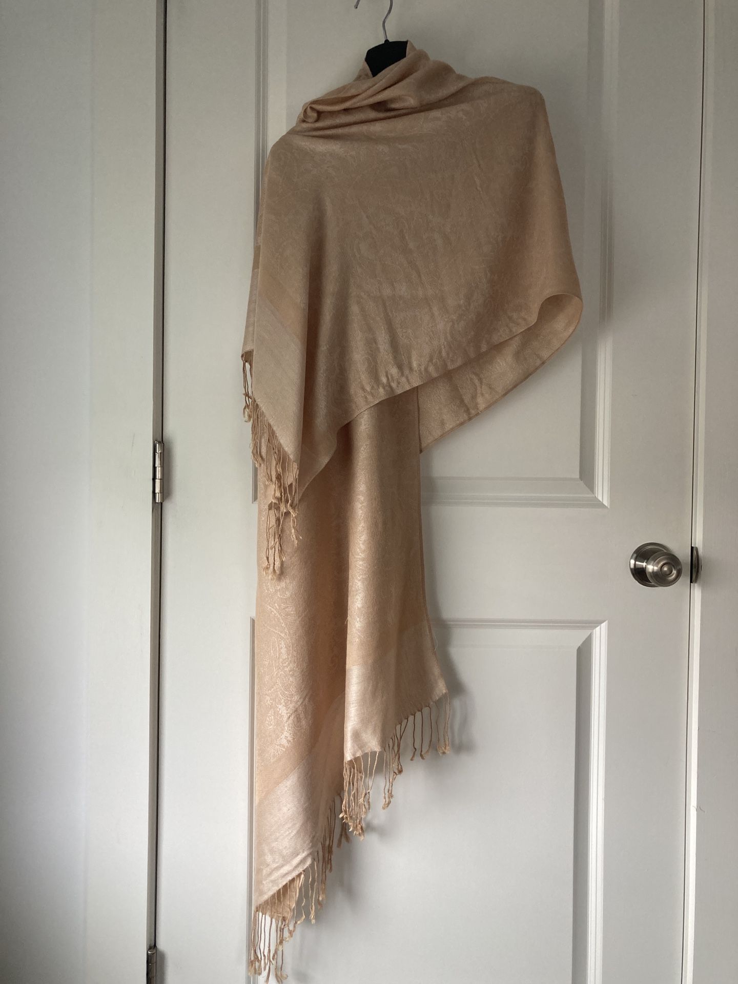 Women’s Jacquard Fringed Shawl Wrap