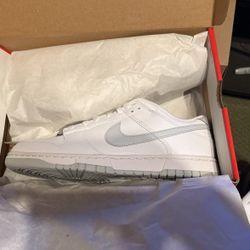 Nike Dunk Platinum Size 10.5