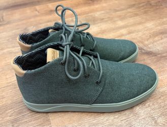 OluKai Green Canvas ChukkaMen’s Boots. Size 9.5