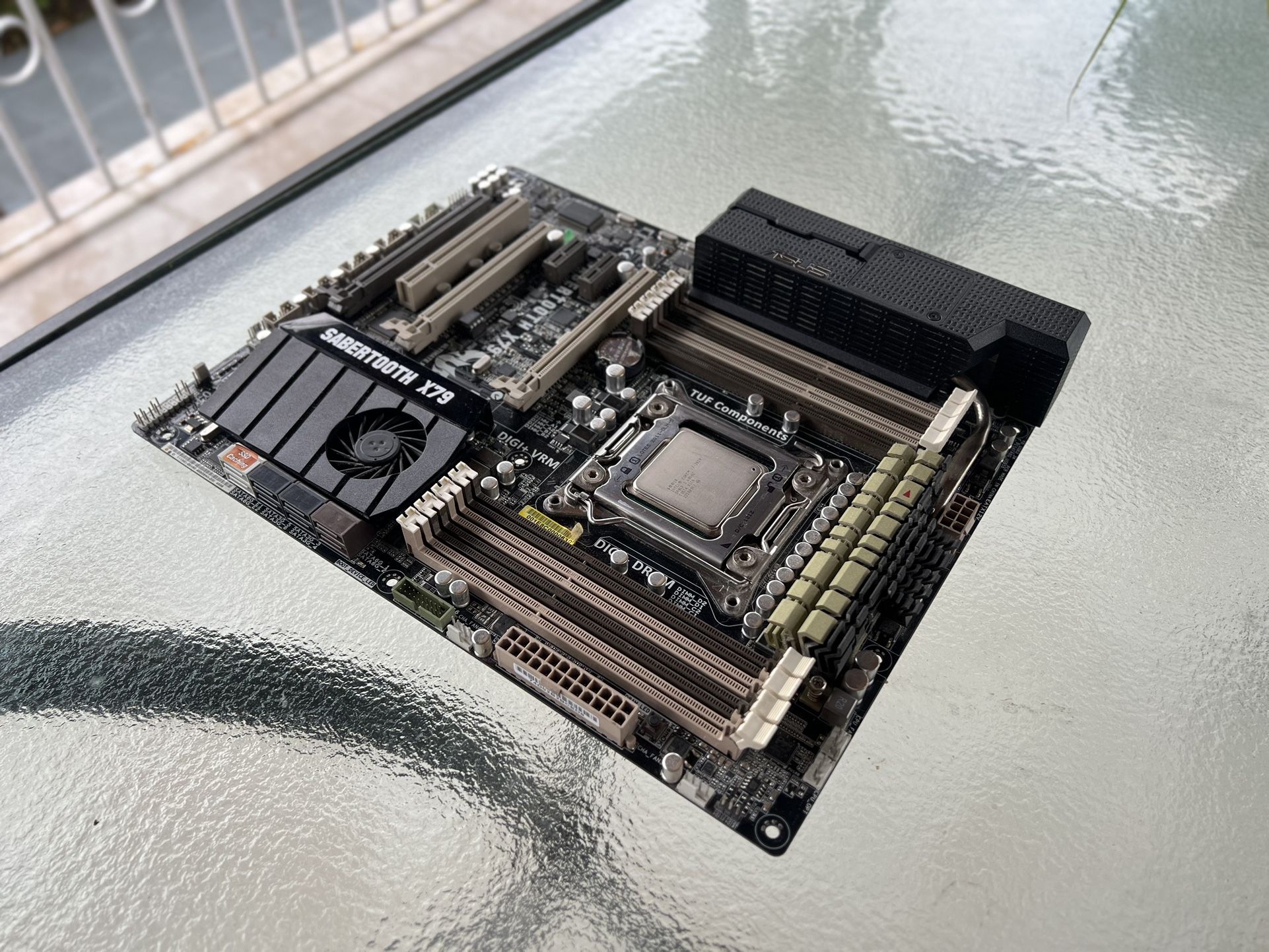 ASUS SABERTOOTH X79 ATX Motherboard w/ Intel i7-3820