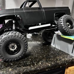 1/10 Axial Scx10 .3. Basecamp  