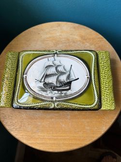Vintage 1960s-1970s Ceramic Lidded  dish/trinket