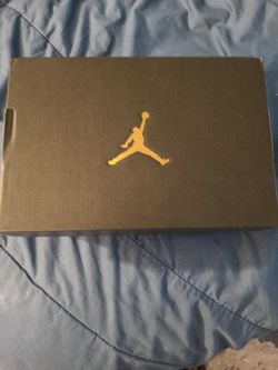 Jordan Max aura 3 Size 4c