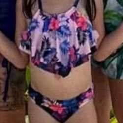 Girls Swisuit size 4 $5