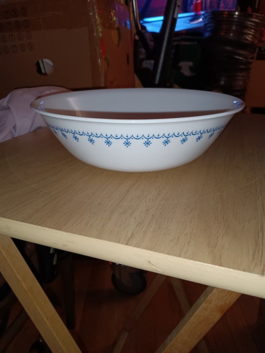 Corelle Blue Snowflake Garland Vegetable Bowl
