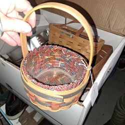 1996 Longaberger Basket Green and Red 6" Round Patriotic American Flags