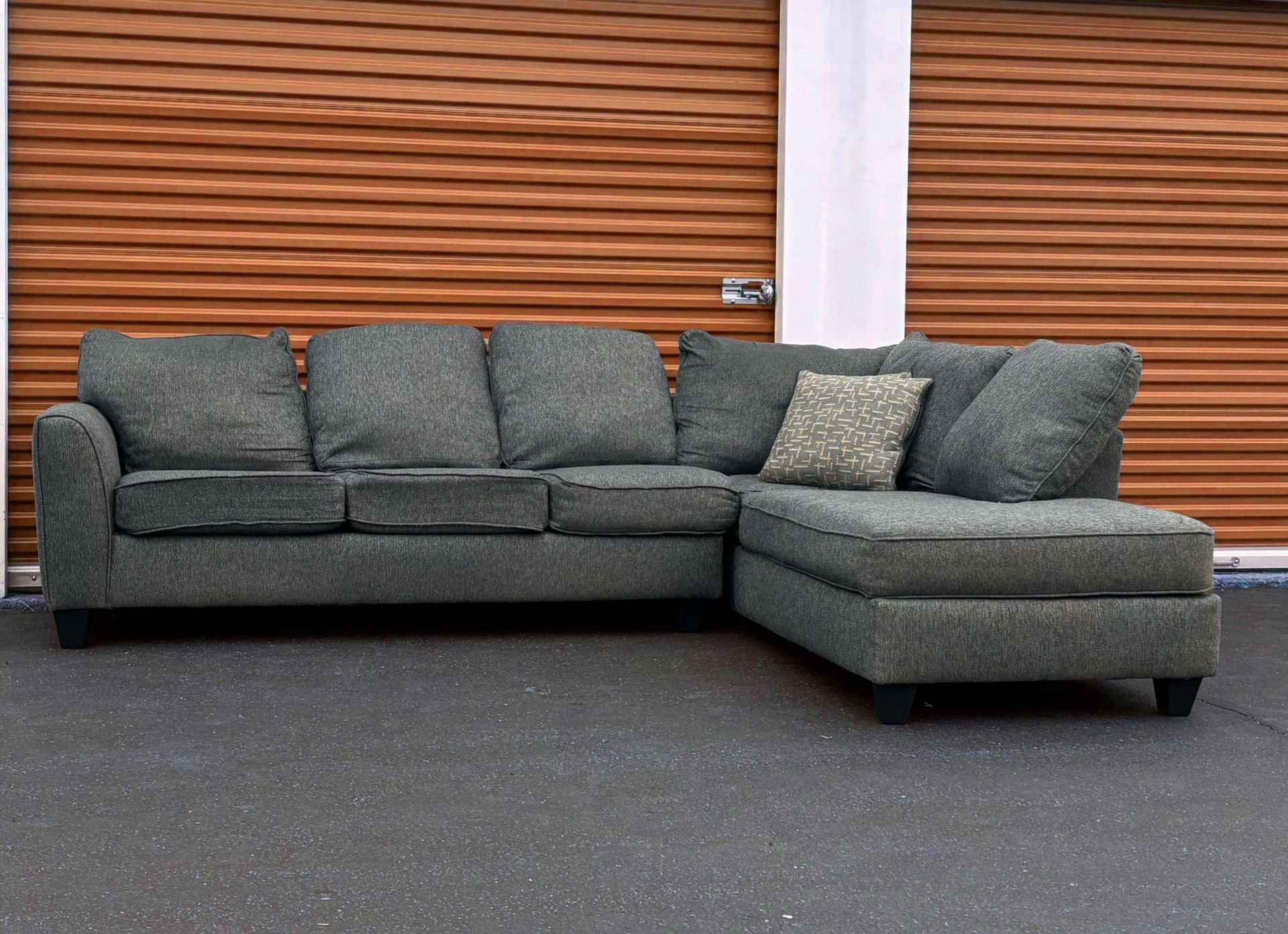 Sofa Sectional (Free Delivery)