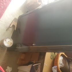 52in LG TV 