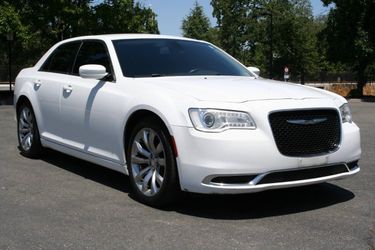 2017 Chrysler 300
