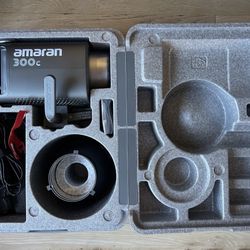 Amaran 300c RGBWW COB LED video Light - Grey