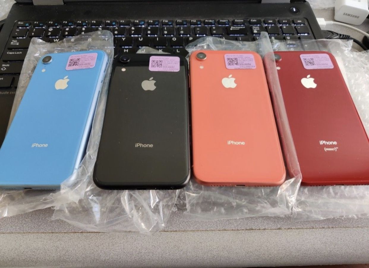 IPHONE XR 64GB UNLOCKED