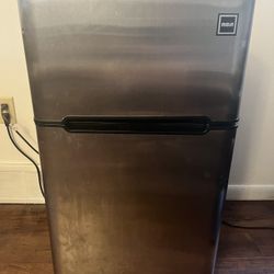 RCA Mini Fridge