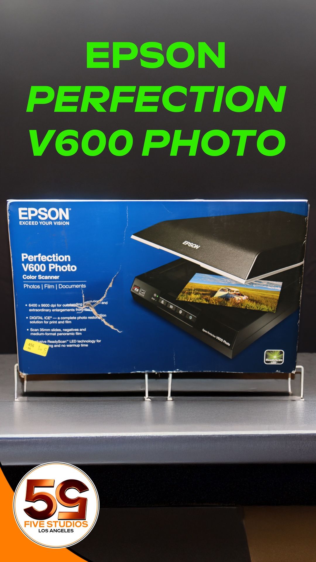 Epson Perfection V600 Photo Wired USB Connectivity Color Scanner - 6400 x 9600 dpi, Enlargements up to 17" x 22" Flatbed Image Scanner