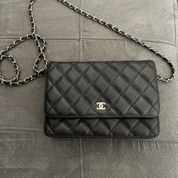 CHANEL Classic Flap Quilted Patent Leather Chain Clutch Bag Red