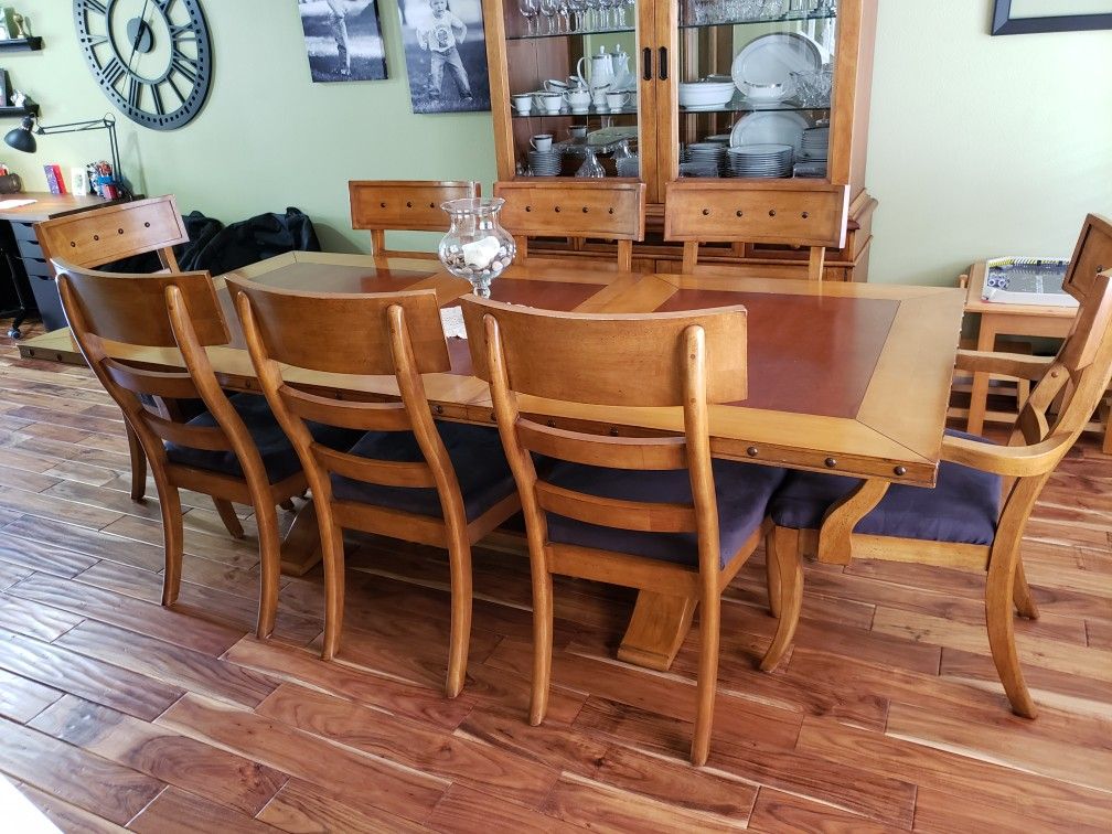 Dining Room Table & 8 Chairs for Sale in Longview, WA OfferUp