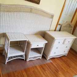 Queen Wicker Bedroom Set