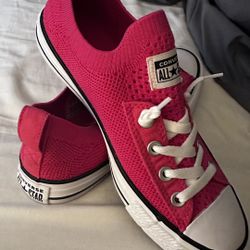 Woman Converse Size 8 