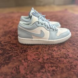 Air Jordan 1 Low Ice Blue (women’s) Size 6.5