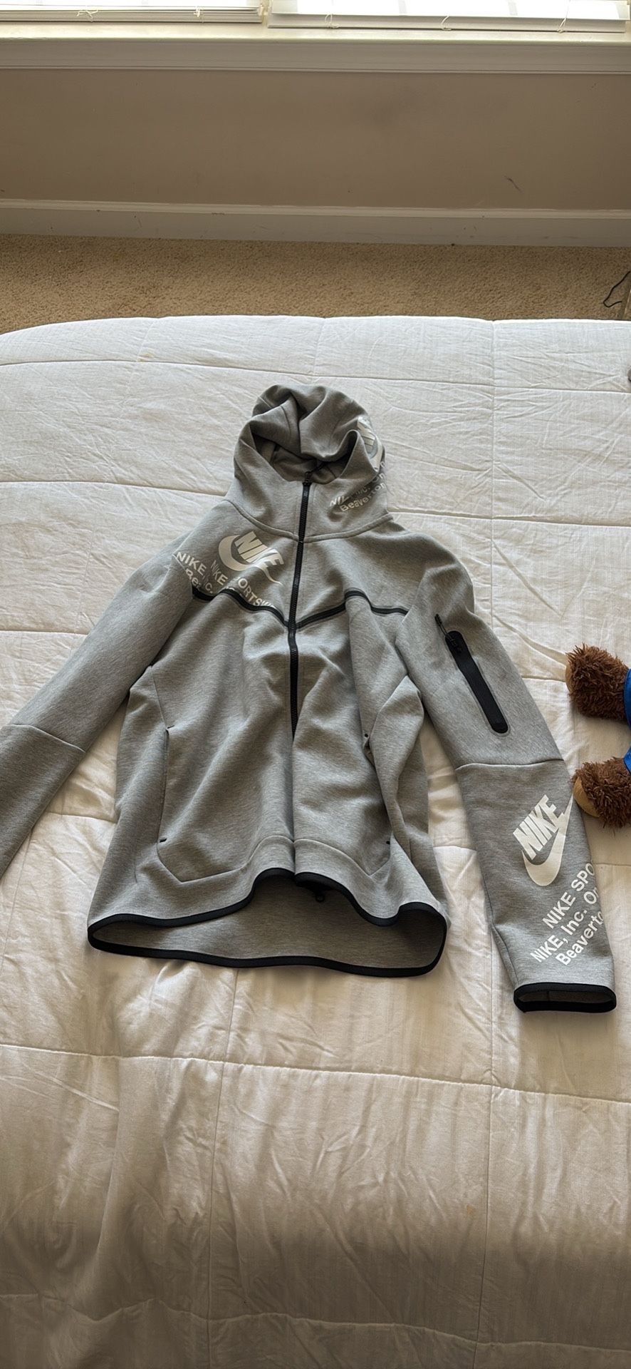 Off White Nike Tech Fleece