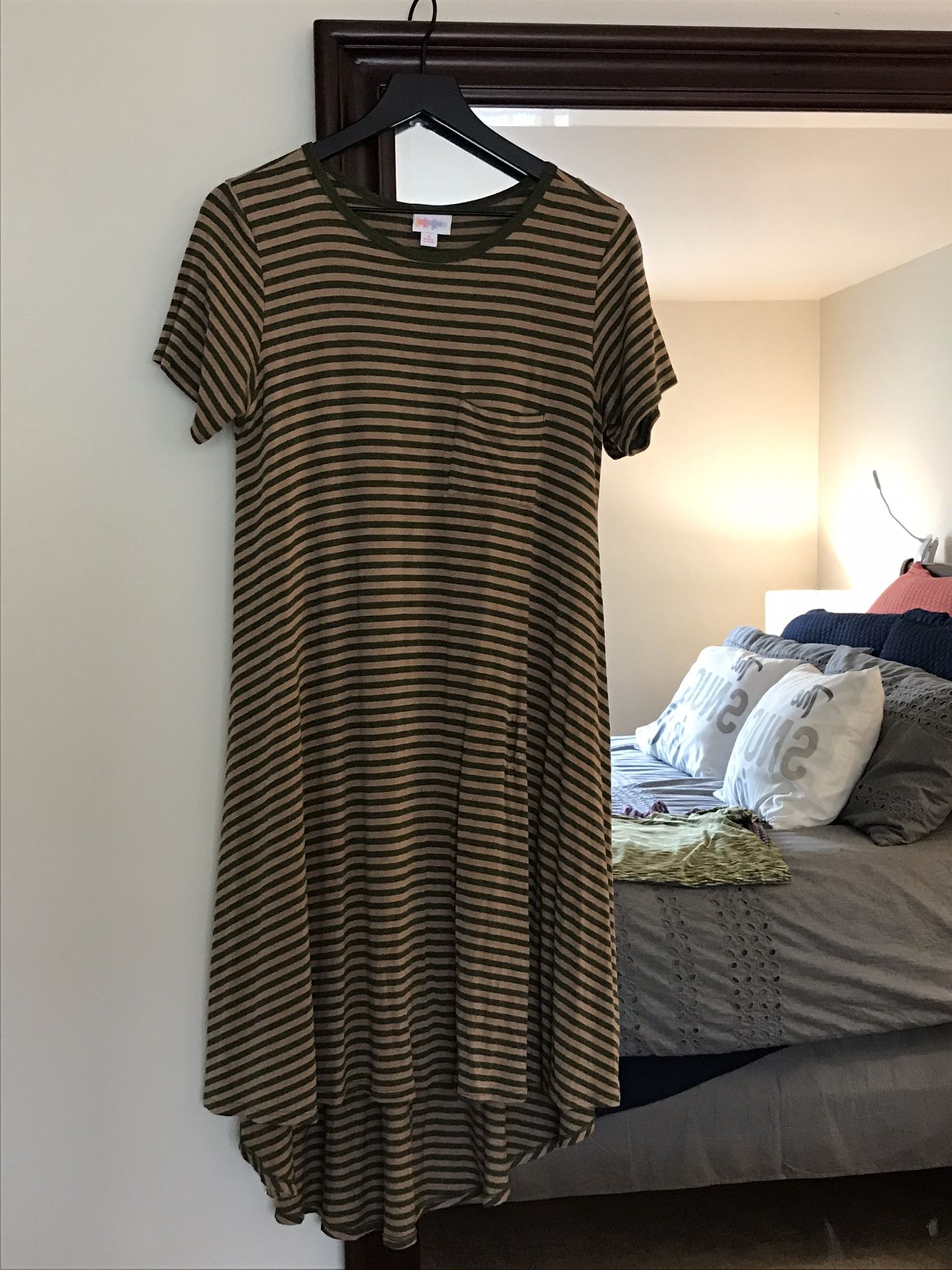 LuLaRoe Carly Dress Size Small-summer dress