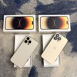 Phone 14 Pro Max 128gb Unlocked for all carriers with Box  Like New No scratches or scuffs in Palatine/Glenview Each $475 OBO