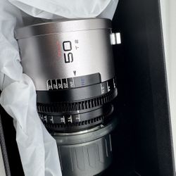 BLAZAR LENS Remus 50mm T2.0 Full-Frame 1.5x Anamorphic Lens - Silver Flare