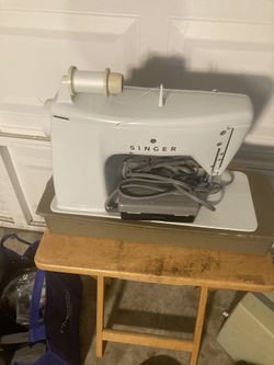 Vintage Sewing Machine 