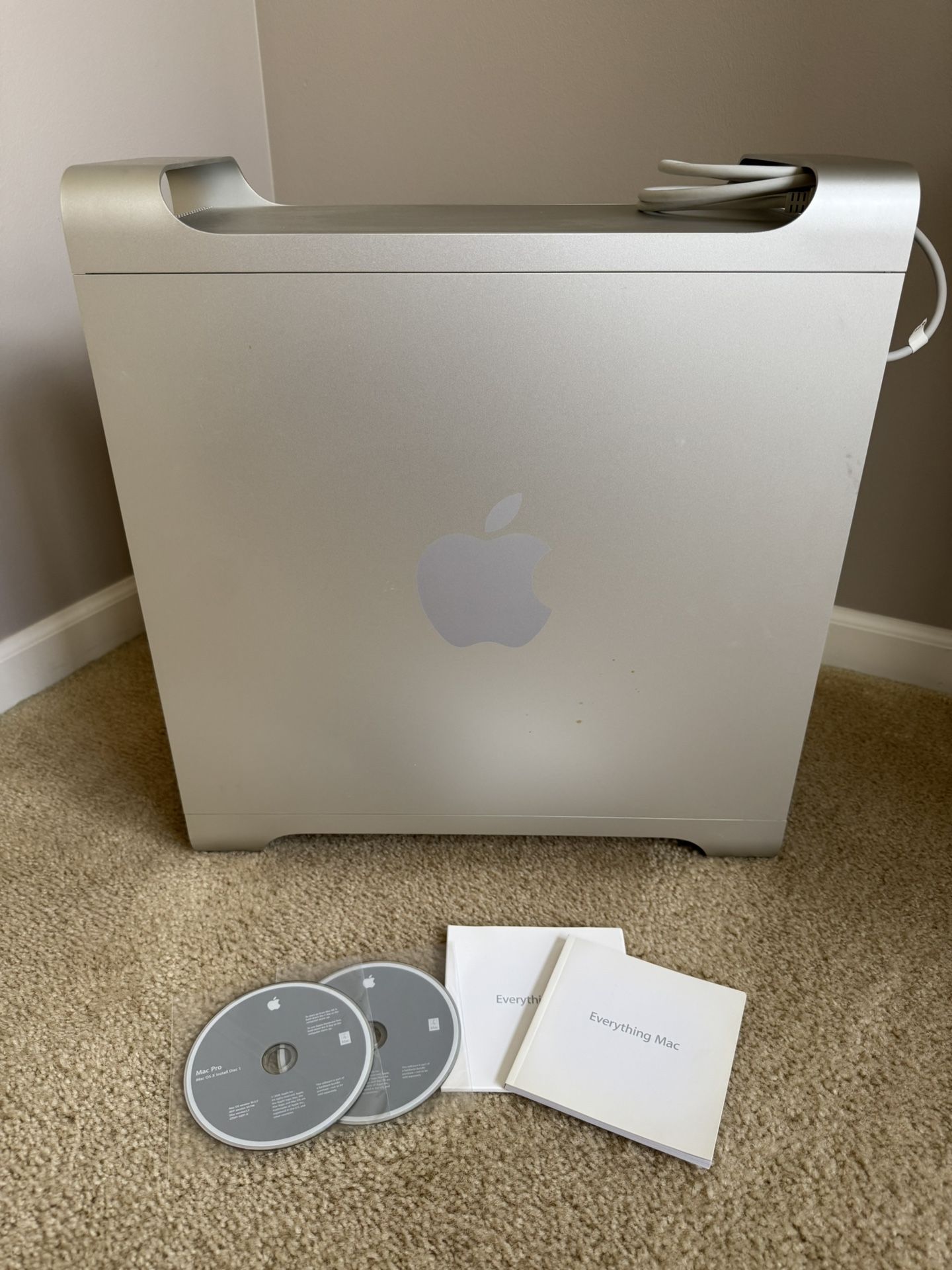 Apple Macintosh G5 Mac Pro Tower Computer A1186 EMC 2180. Dual 2.8 Quad Core Intel Xeon. 12GB Ram.