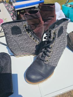 Sorel wedge boots size 9.5