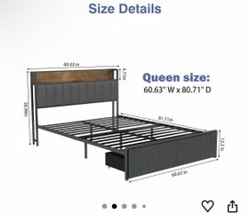 Modern queen bed with mattress and basic desk - Cama queen Moderna con colchón y escritorio básico.