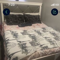 Queen sized bed frame 