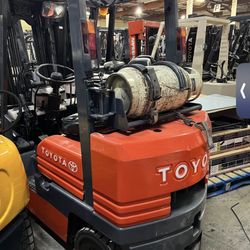Forklift Toyota 5000 Lb