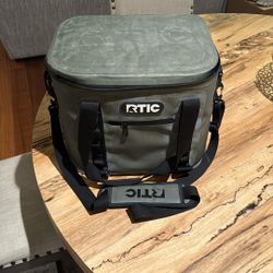 RTIC Yeti - Like Soft Cooler