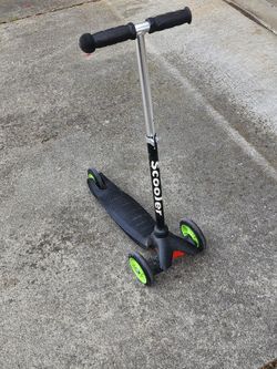 Kazoo 3-Wheel Kid's Scooter