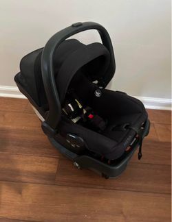 Uppa baby mesa v2 car seat