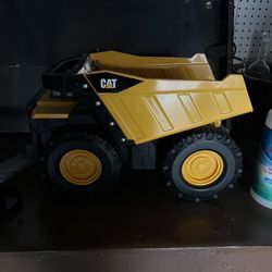 Toy Dump Truck (CAT)