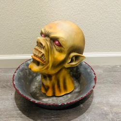 Halloween Demon Head Blood Plater   12in Head (L) 14 in Bowl (W) Heavy good quality clay material  Squirts blood 