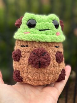 Crochet Capybara in A Frog 🐸 Hat plushie