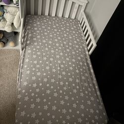 White Toddler bed